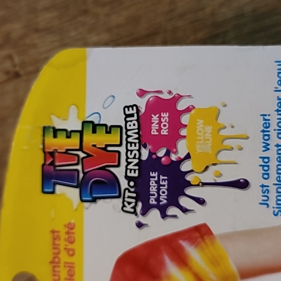 NWT new tie dye kit purple pink yellow up to eight shirts never opened Packaging - Picture 5 of 5